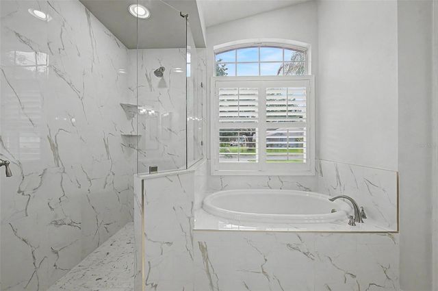 4021 LITHIA RIDGE BOULEVARD, Valrico, FL 33596