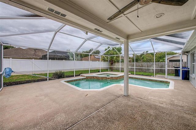 4021 LITHIA RIDGE BOULEVARD, Valrico, FL 33596