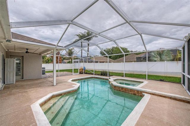 4021 LITHIA RIDGE BOULEVARD, Valrico, FL 33596