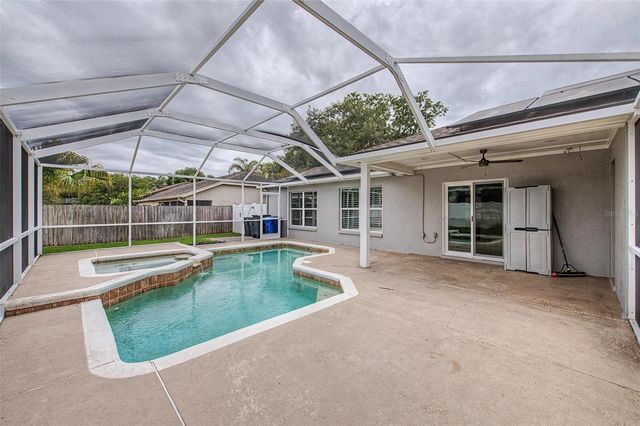 4021 LITHIA RIDGE BOULEVARD, Valrico, FL 33596