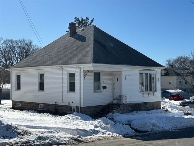 92 Old Oak Avenue, Cranston, RI 02920