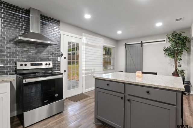 3915 Sabine, Texarkana, TX 75503