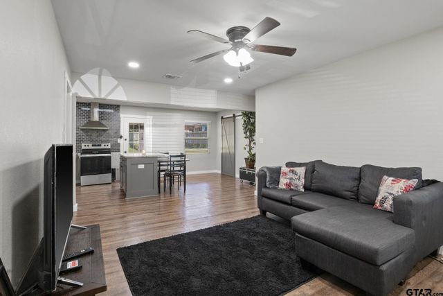 3915 Sabine, Texarkana, TX 75503