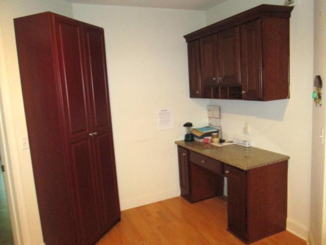 65 Hawthorne Dr Apt 110, Bedford, NH 03110