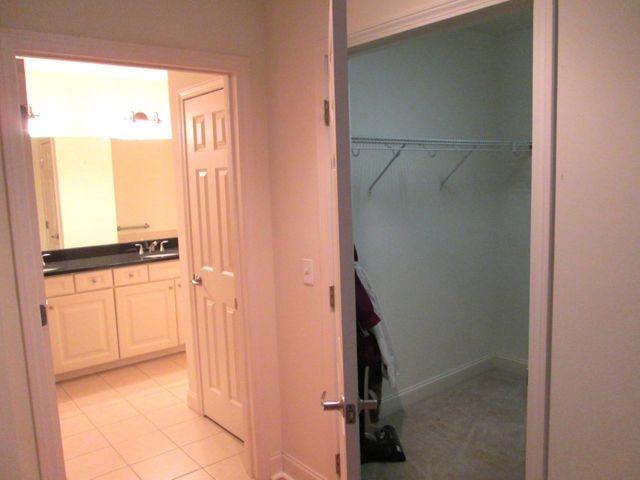65 Hawthorne Dr Apt 110, Bedford, NH 03110