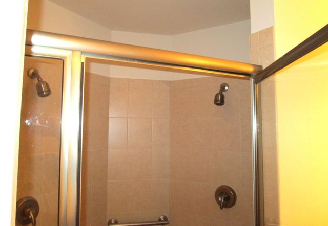 65 Hawthorne Dr Apt 110, Bedford, NH 03110