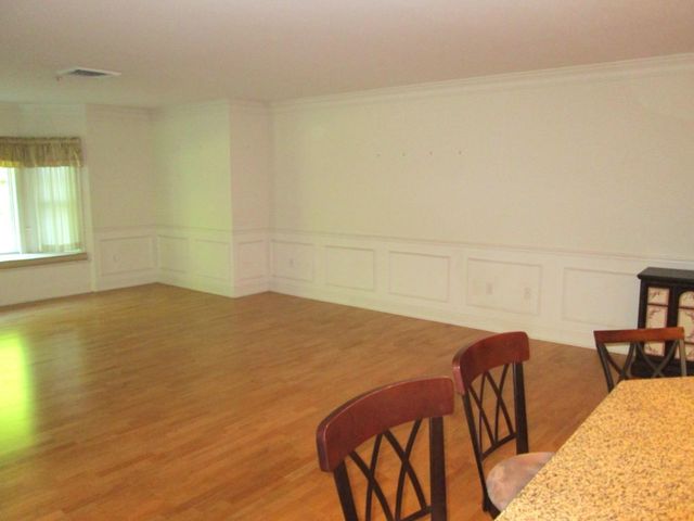 65 Hawthorne Dr Apt 110, Bedford, NH 03110