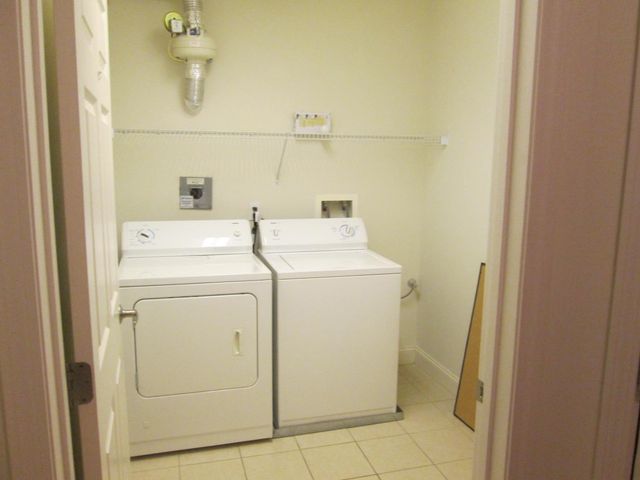65 Hawthorne Dr Apt 110, Bedford, NH 03110