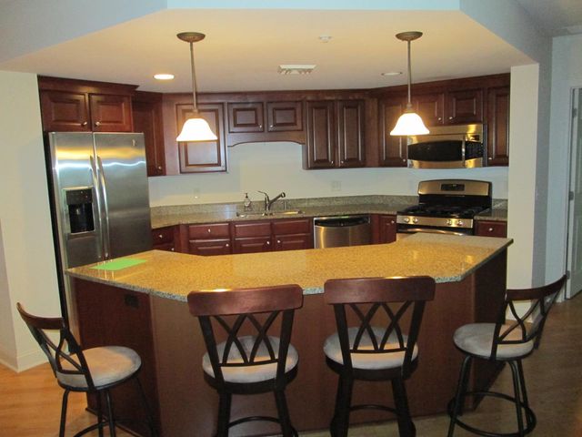 65 Hawthorne Dr Apt 110, Bedford, NH 03110