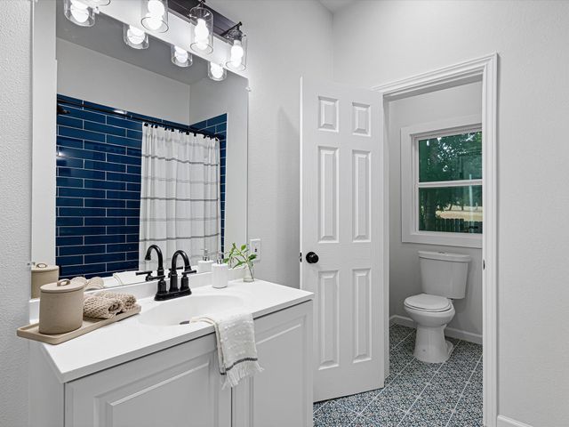 611 Cherry Street, Bowie, TX 76230