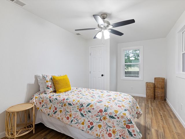 611 Cherry Street, Bowie, TX 76230