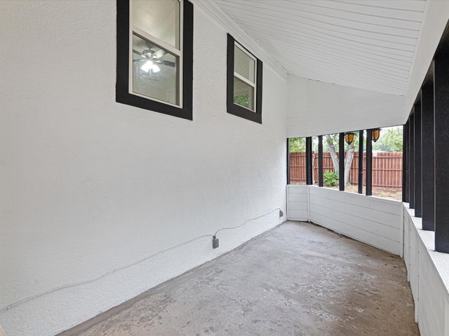 611 Cherry Street, Bowie, TX 76230