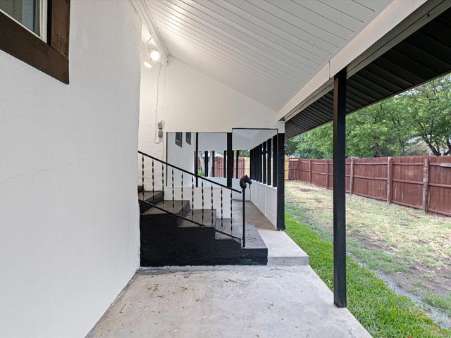 611 Cherry Street, Bowie, TX 76230