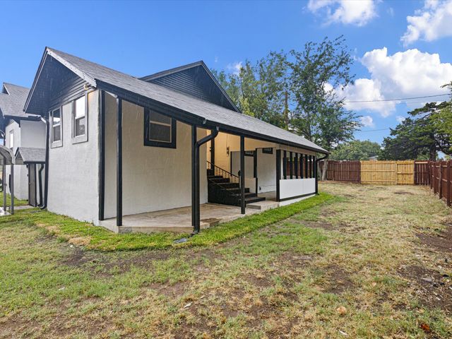 611 Cherry Street, Bowie, TX 76230