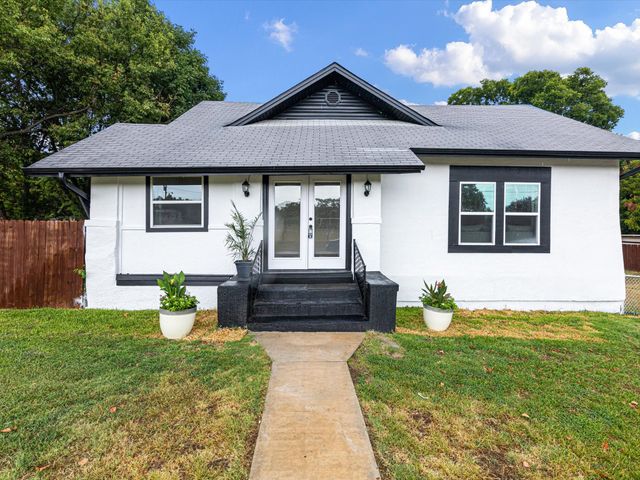 611 Cherry Street, Bowie, TX 76230