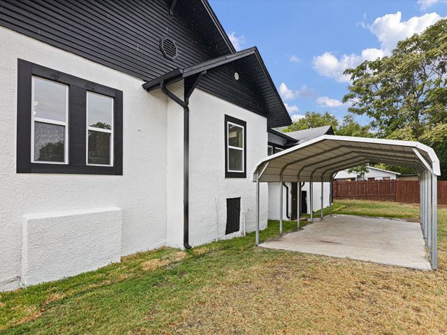 611 Cherry Street, Bowie, TX 76230