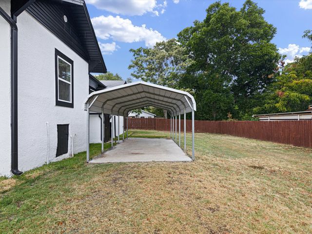 611 Cherry Street, Bowie, TX 76230