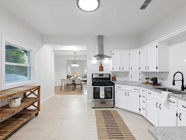 611 Cherry Street, Bowie, TX 76230