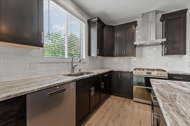 50155 N Anita Way, Macomb Twp, MI 48044
