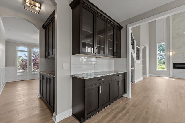 50155 N Anita Way, Macomb Twp, MI 48044
