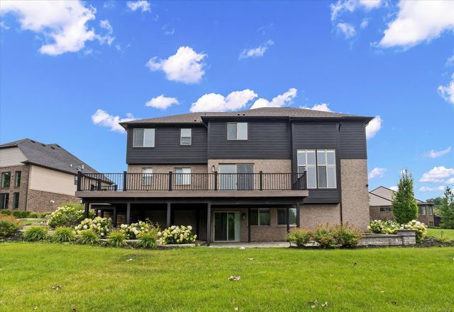 50155 N Anita Way, Macomb Twp, MI 48044