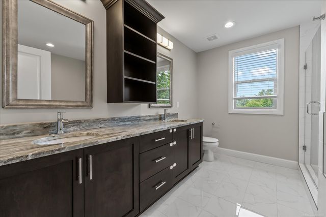 50155 N Anita Way, Macomb Twp, MI 48044