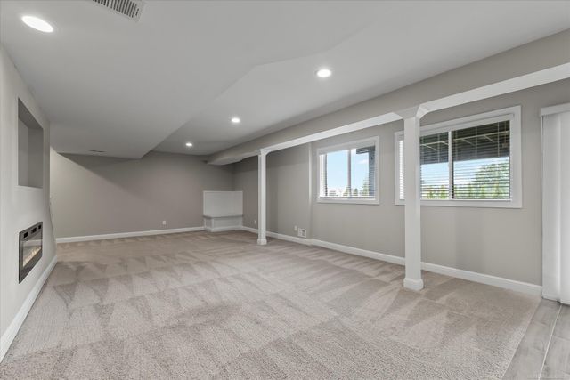 50155 N Anita Way, Macomb Twp, MI 48044