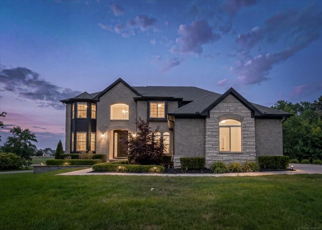50155 N Anita Way, Macomb Twp, MI 48044