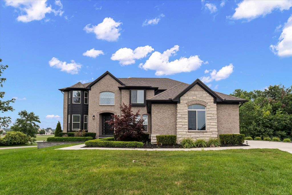 50155 N Anita Way, Macomb Twp, MI 48044