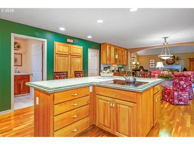 2770 Ne ROBERTS Ln, Newberg, OR 97132