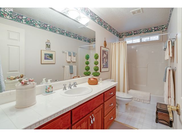 2770 Ne ROBERTS Ln, Newberg, OR 97132