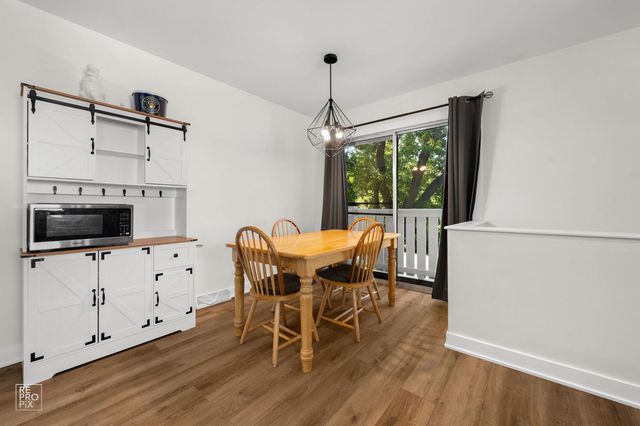 411 SIDNEY Avenue D, Glendale Heights, IL 60139