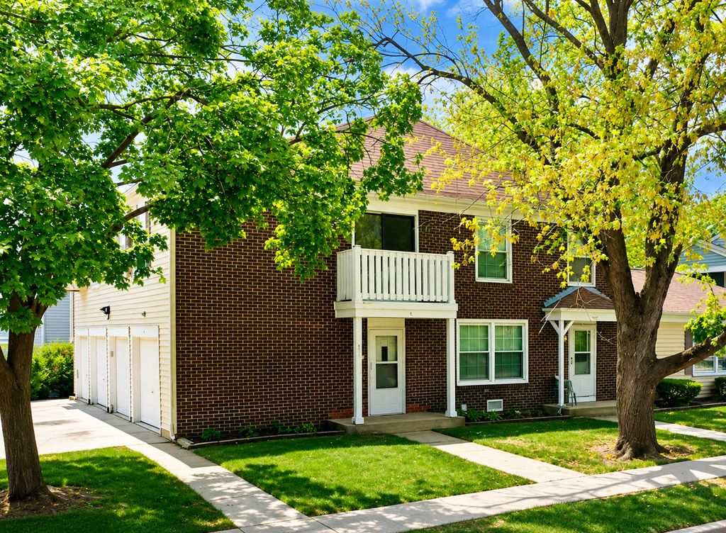 411 SIDNEY Avenue D, Glendale Heights, IL 60139