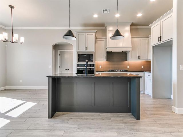 9216 SW 44th Terrace, Oklahoma City, OK 73179