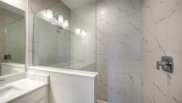 9866 CRYSTAL ISLES CIRCLE, Sarasota, FL 34241