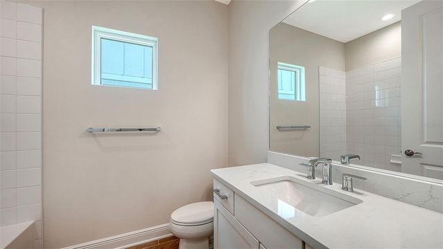 9866 CRYSTAL ISLES CIRCLE, Sarasota, FL 34241