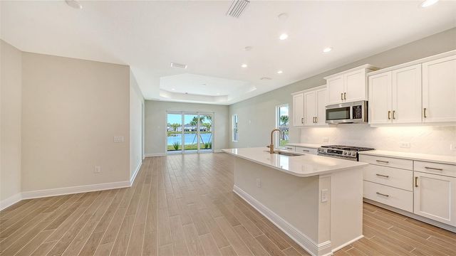 9866 CRYSTAL ISLES CIRCLE, Sarasota, FL 34241