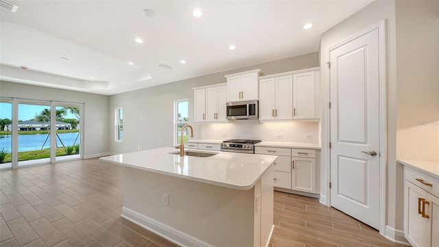9866 CRYSTAL ISLES CIRCLE, Sarasota, FL 34241