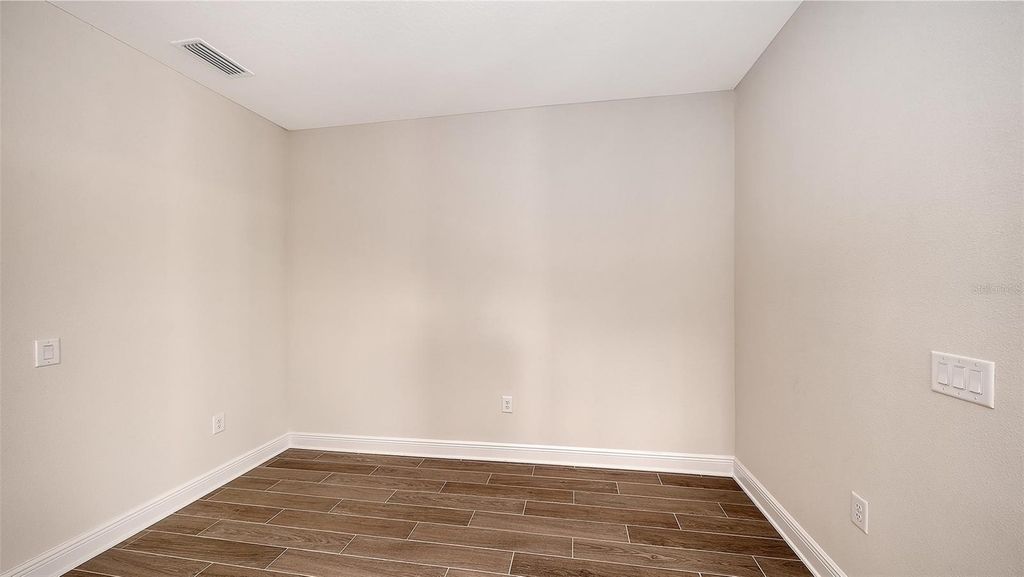 Image 14 of property listing at 9866 CRYSTAL ISLES CIRCLE, Sarasota, FL 34241