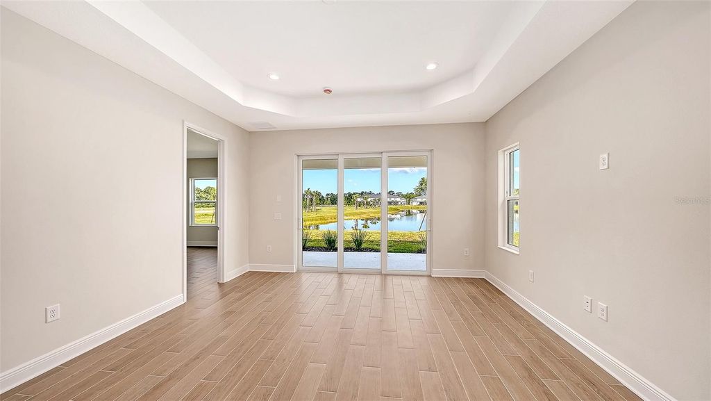Image 16 of property listing at 9866 CRYSTAL ISLES CIRCLE, Sarasota, FL 34241