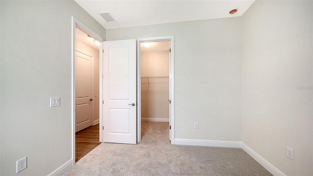 Image 25 of property listing at 9866 CRYSTAL ISLES CIRCLE, Sarasota, FL 34241