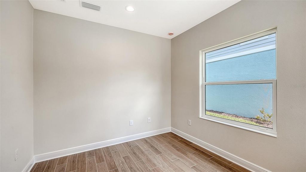 Image 32 of property listing at 9866 CRYSTAL ISLES CIRCLE, Sarasota, FL 34241