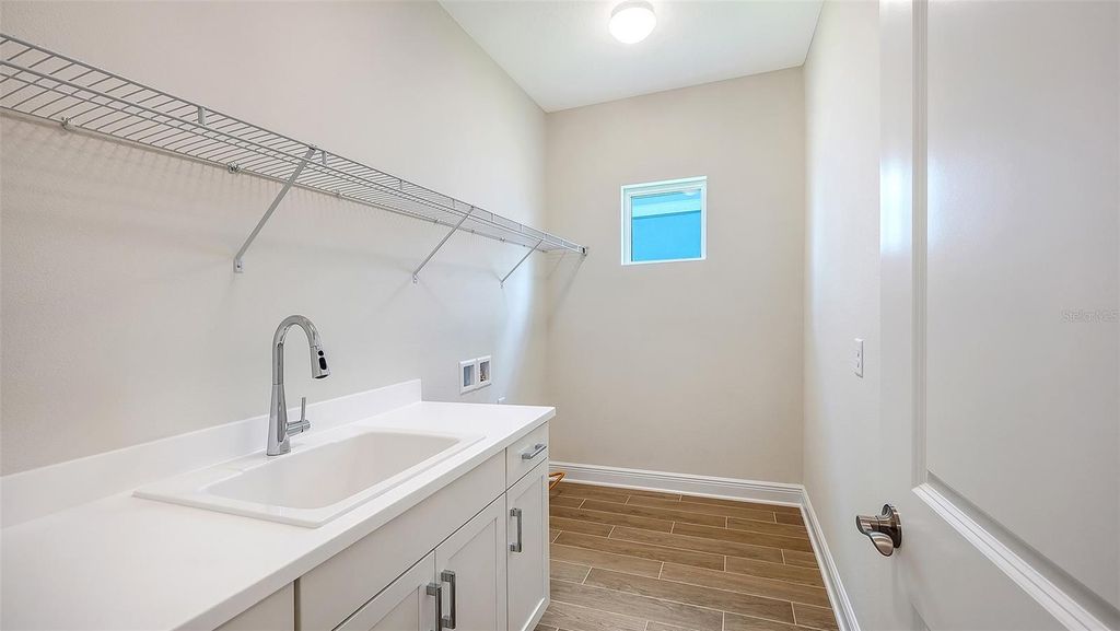 Image 34 of property listing at 9866 CRYSTAL ISLES CIRCLE, Sarasota, FL 34241