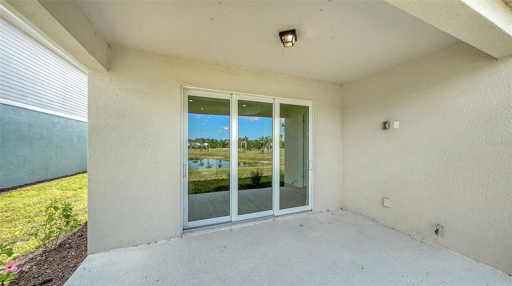 Image 37 of property listing at 9866 CRYSTAL ISLES CIRCLE, Sarasota, FL 34241