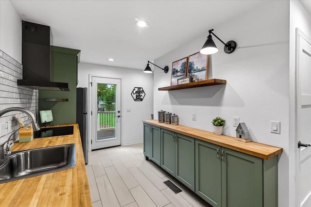 2211 Colladay Point Drive, Stoughton, WI 53589