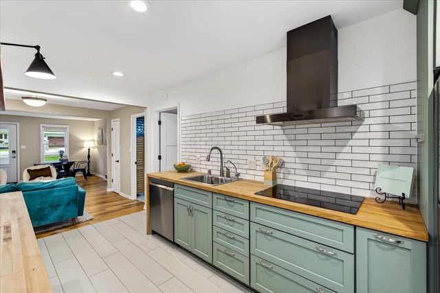 2211 Colladay Point Drive, Stoughton, WI 53589