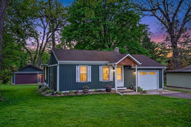 2211 Colladay Point Drive, Stoughton, WI 53589