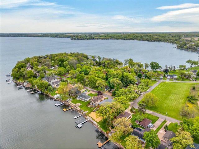 2211 Colladay Point Drive, Stoughton, WI 53589