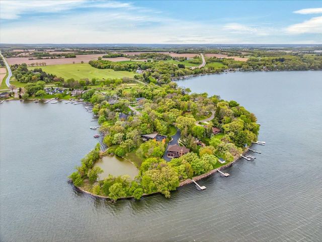 2211 Colladay Point Drive, Stoughton, WI 53589