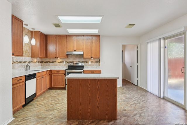 5015 Viking Coral, San Antonio, TX 78244